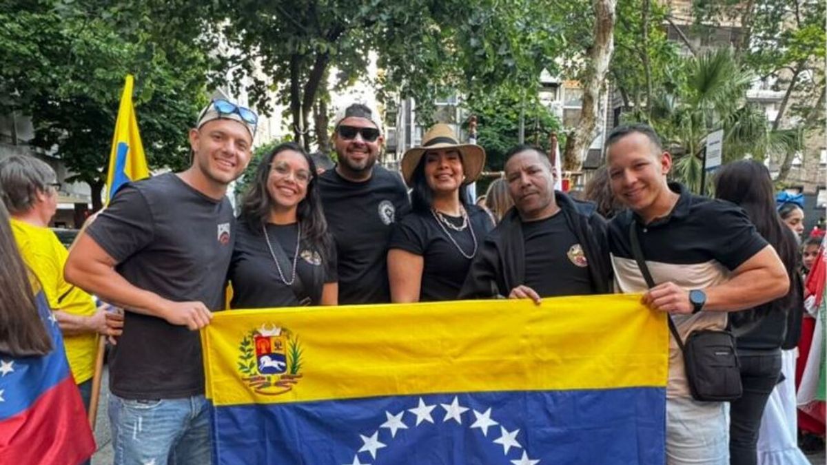 Una comunidad de venezolanos en Rosario respaldó las acciones de Estados Unidos thumbnail