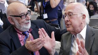 Nobel de Física para un belga y un británico por la “partícula de Dios”