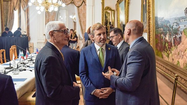Frigerio se reunió con representantes de Bulgaria