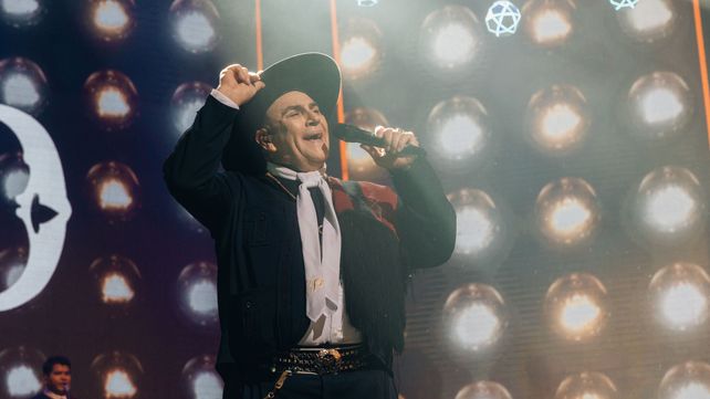 El Chaqueño Palavecino vuelve a Rosario para celebrar cuarenta años de carrera junto al público local