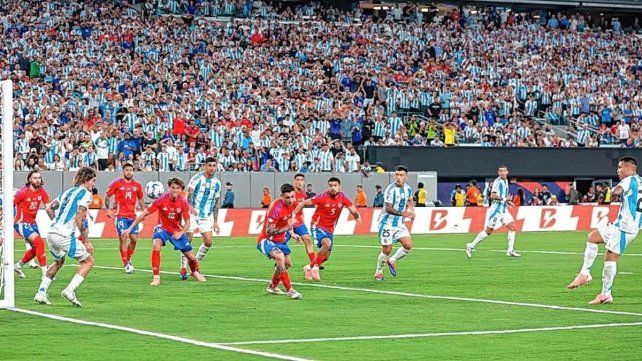 Conmebol difundió los audios del VAR de Argentina-Chile