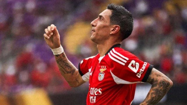 Ángel Di María abrió y cerró la cuenta para el Benfica.