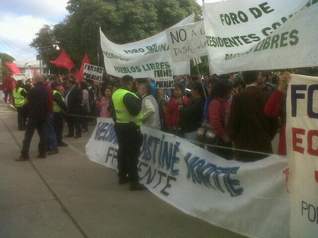 Tensión en la Legislatura por el reclamo de familiares de víctimas de la inseguridad