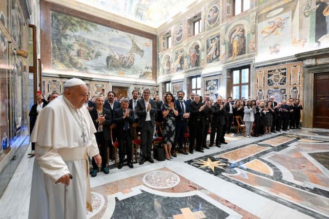 El Papa Francisco se reunió con Chris Rock, Jimmy Fallon y más de 100 comediantes
