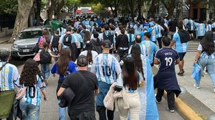 Santafesinos, presentes en el Monumental para vivir la última noche de Messi con la Selección