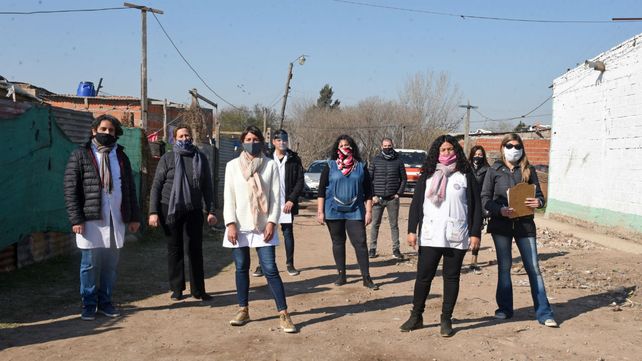 Las maestras y maestros de Nuevo Alberdi y Cristaler&iacute;a llevan adelante el programa de radio.