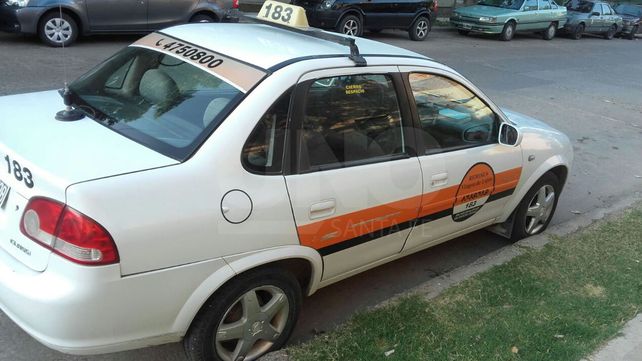 Golpeó y asaltó a un remisero y terminó en un calabozo