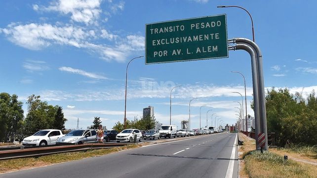 Pescadores protestan y cortan la 168 a la altura de la Fuente de la Cordialidad