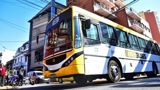 Empresas de colectivos. Piden una tarifa plena de $2.650 para cubrir los costos del sistema en Santa Fe.