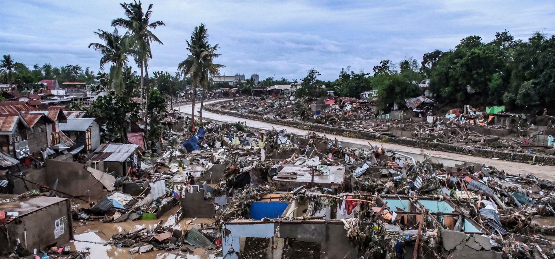 Casas dañadas tras el paso del tifón Kalmaegi en la provincia de Cebú, Talisay, Filipinas. Fotografía: Juanito Espinosa/EPA Casas dañadas tras el paso del tifón Kalmaegi en la provincia de Cebú, Talisay, Filipinas. Fotografía: Juanito Espinosa/EPA