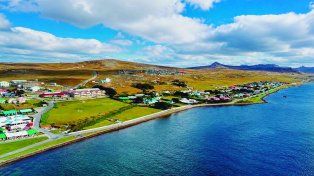 Argentinos pueden visitar las Islas Malvinas con documentación, pagando precios variables y cumpliendo requisitos.