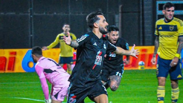Riestra dio la nota al vapulear a Boca en el inicio del Clausura