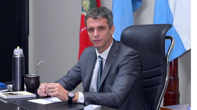 Cresto bajó su precandidatura a gobernador y apoyará a Bahl
