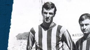 Una estampa reconocida. Menotti con la camiseta de sus amores, Central.