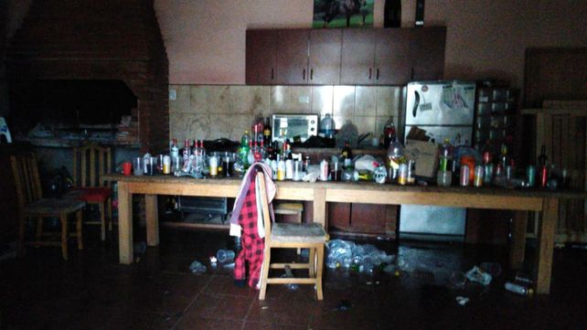 Más de 40 demorados por una fiesta clandestina en una maderera de Venado Tuerto