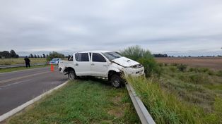 La Hilux accidentada en Las Garzas que venía a la Vía Honda con casi media tonelada de marihuana.&nbsp;
