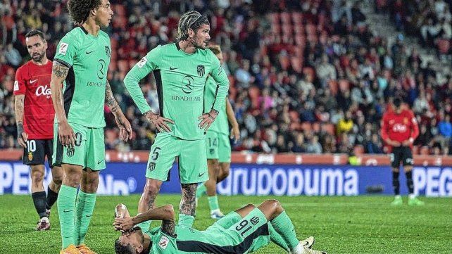 Nahuel Molina se desgarró con Atlético de Madrid y encendió las alarmas en la Selección Argentina.