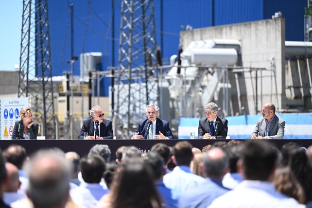 El presidente Fernández presidió el acto en Ensenada.