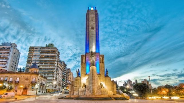 Promocionaban una fiesta en el Monumento. Los denunciaron por estafa.
