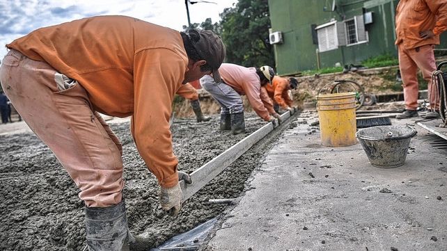 Trabajos de bacheo en la ciudad de Santa Fe