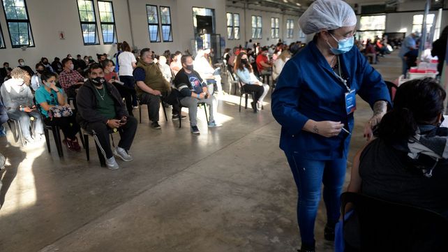 En el predio de la ex Rural comenzarán a vacunar a seis mil personas por día.&nbsp;