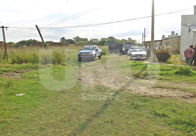 Mucha Intriga. Al lugar llegaron unas diez personas y acribillaron a los tres sujetos que se encontraban en la vivienda.