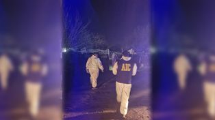 Los oficiales policiales detuvieron al hijo de la víctima, identificado como J. M. A. de 19, quien sería el presunto autor del crimen de su padre