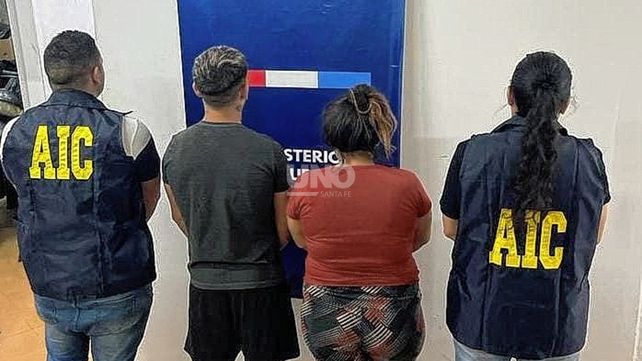 Detuvieron a dos presuntos autores de amenazas de bomba en la escuela Bustos de Santa Fe Detuvieron a dos presuntos autores de amenazas de bomba en la escuela Bustos de Santa Fe