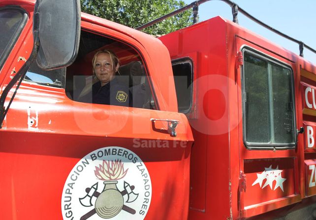 Santa Fe tiene a su primer conductora de autobomba
