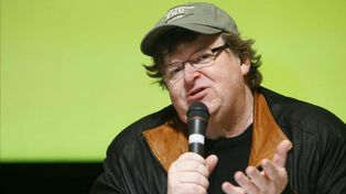 Michael Moore exigió una reglamentación estricta de las armas