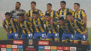 Rosario Central homenajeó a Abuelas y Madres de Plaza de Mayo en su partido ante River