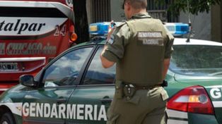 Dos delincuentes ingresaron y robaron cinco armas reglamentarias en un edificio de Gendarmería
