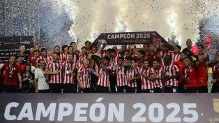 A que finales clasificó Estudiantes (LP) tras obtener el Trofeo de Campeones
