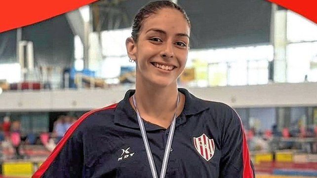 Malena Santillán de Unión consiguió tres medallas en el natatorio de Parque Roca.