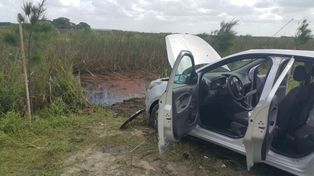 Tres rosarinos fueron guiados por el GPS directo a un zanjón y tuvieron que ser rescatados