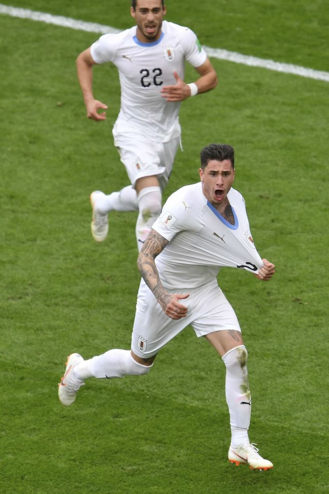 Con alma y vida. Giménez aprovechó un tiro libre del ex River Carlos Sánchez.