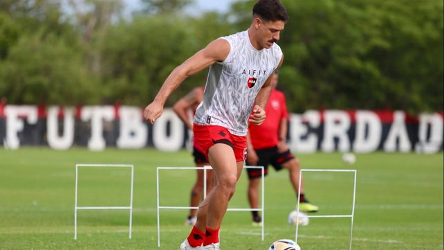 Matías Cóccaro hizo algunos trabajos con sus compañeros y otros en solitario. Es probable que sea incluido en la convocatoria de Newells para recibir a Instituto.