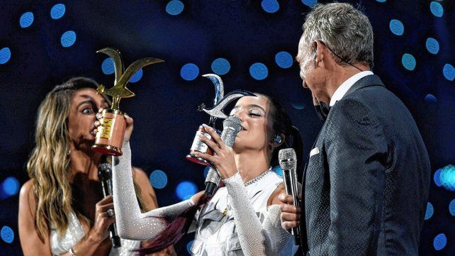 La entrerriana Emilia Mernes fue premiada y ovacionada en Viña del Mar
