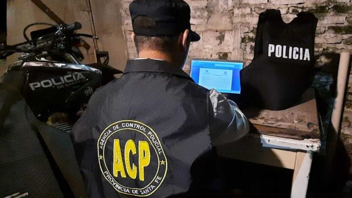 Dos policías de San Lorenzo, sospechados de violar a una colega y filmar un  video