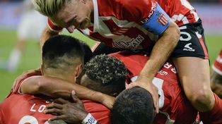 Festejó Estudiantes ante un Vélez debilitado, como le pasó a Central el año pasado. El Pincha ganó el Trofeo de Campeones.