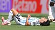 Argentina vs. España: Lisandro Martínez fue amonestado y tres minutos después salió lesionado