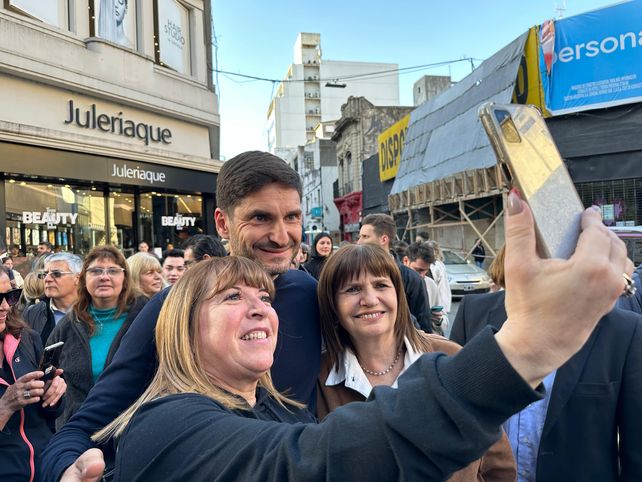 Bullrich ya está en los salones de Puerto Norte para acompañar a Maximiliano Pullaro y el resto de la coalición opositora