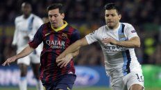 Agüero podría volver al fútbol español, donde jugó de 2006 a 2011 para el Atlético de Madrid, ya que el Barcelona de su amigo Lionel Messi “está pensando en contratarlo”, publica hoy el diario londinense. Agüero podría volver al fútbol español, donde jugó de 2006 a 2011 para el Atlético de Madrid, ya que el Barcelona de su amigo Lionel Messi “está pensando en contratarlo”, publica hoy el diario londinense.
