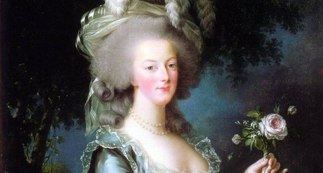 La reina María Antonieta amaba las joyas y las lucía en los numerosos retratos que le hicieron los pintores de la corte de Versalles.