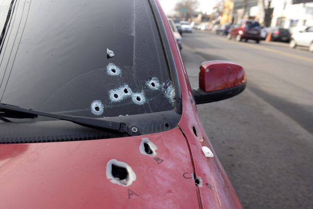 El auto en el que iba Gómez quedó repleto de balazos