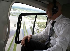 Bonfatti sobrevoló en helicóptero las zonas afectadas por las intensas lluvias que cayeron en la provincia