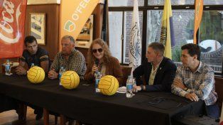 En la mesa de presentación hubo autoridades de las entidades organizadoras.