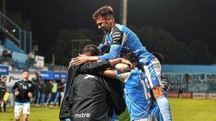 Estudiantes de Río Cuarto venció como local a Deportivo Morón.