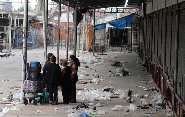 Vestigios.  El predio de donde fueron derrumbados unos 7.000 puestos en el Camino de la Ribera.