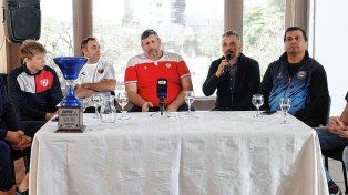 Con autoridades municipales y representantes de Colón y Unión, se presentó el Súper 4 de Básquet.